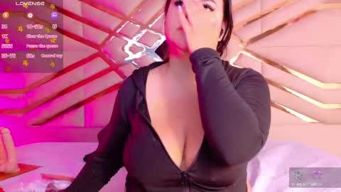 Scarlett  online show from October 2025 12:26:01 PM