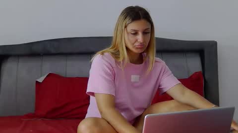 Snapshot of playfulnicole chatting on May 2026 05:36:01 AM PlayfulNicole online show from May 2026 05:36:01 AM