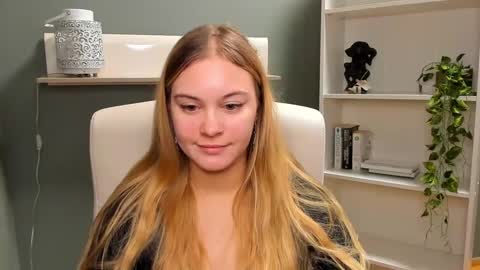 Snapshot of playgirl_valeria chatting on December 2024 11:11:02 AM Valeria online show from December 2024 11:11:02 AM