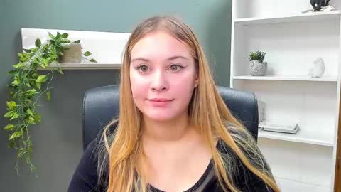 Snapshot of playgirl_valeria chatting on January 2025 11:23:02 AM Valeria online show from January 2025 11:23:02 AM