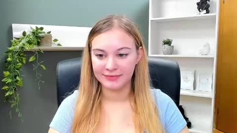 Snapshot of playgirl_valeria chatting on January 2025 09:02:02 AM Valeria online show from January 2025 09:02:02 AM
