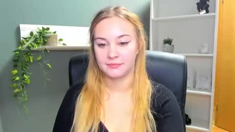 Snapshot of playgirl_valeria chatting on January 2025 10:50:02 AM Valeria online show from January 2025 10:50:02 AM