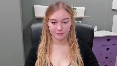 Snapshot of playgirl_valeria chatting on February 2025 11:33:02 AM Valeria online show from February 2025 11:33:02 AM