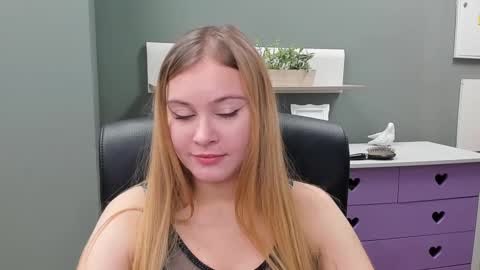 Snapshot of playgirl_valeria chatting on February 2025 11:25:02 AM Valeria online show from February 2025 11:25:02 AM