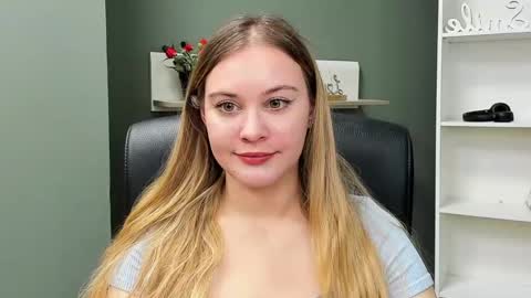 Snapshot of playgirl_valeria chatting on March 2025 10:54:02 AM Valeria online show from March 2025 10:54:02 AM