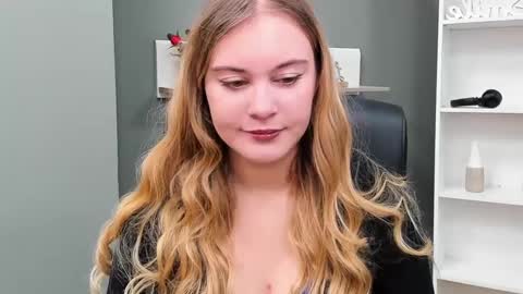 Snapshot of playgirl_valeria chatting on March 2025 07:45:01 AM Valeria online show from March 2025 07:45:01 AM