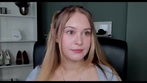 Snapshot of playgirl_valeria chatting on September 2025 06:46:01 AM Valeria online show from September 2025 06:46:01 AM