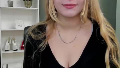 Snapshot of playgirl_valeria chatting on September 2025 08:53:01 PM Valeria online show from September 2025 08:53:01 PM