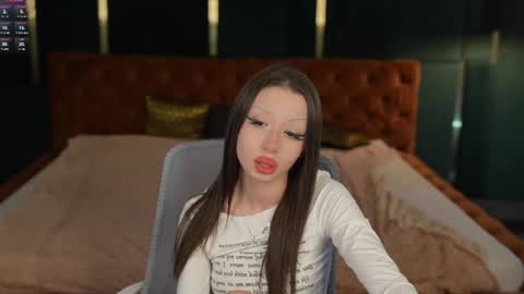 Lana online show from October 2025 03:09:01 PM