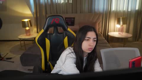 Lana online show from March 2026 07:14:02 AM