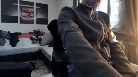 Hello ask me  . Im glad  to see you here in my room. Welcome PVT is open online show from October 2025 09:51:01 AM