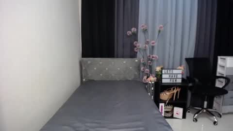 Snapshot of pleasure4salets chatting on October 2025 08:03:01 AM LAUREEN online show from October 2025 08:03:01 AM