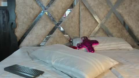 Aurora online show from March 2026 02:06:01 PM