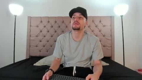 JUAN AND JULI online show from February 2025 11:44:02 AM