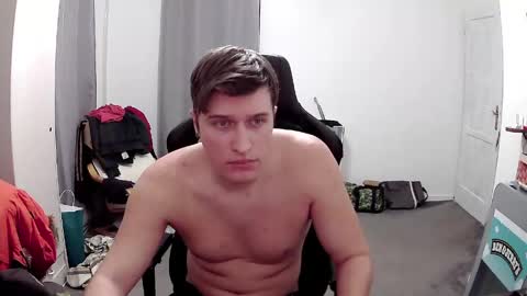 plkrisztian online show from April 2026 12:36:02 AM