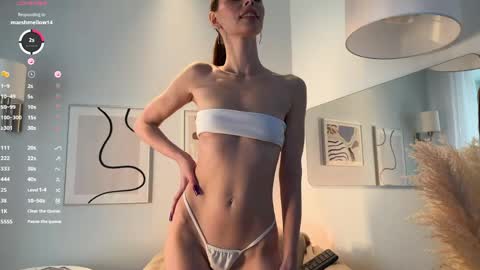 Amelie online show from April 2026 01:08:02 PM