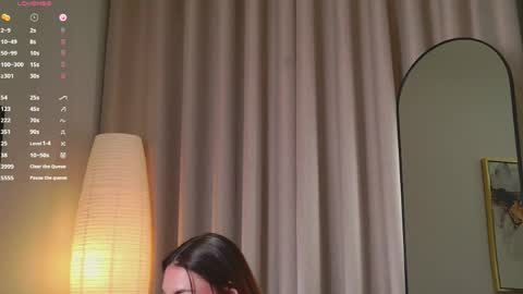 Amelie online show from April 2026 06:10:01 PM