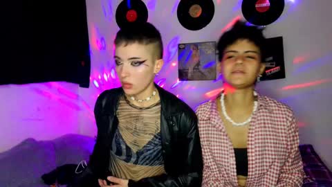   online show from December 2024 01:18:01 AM