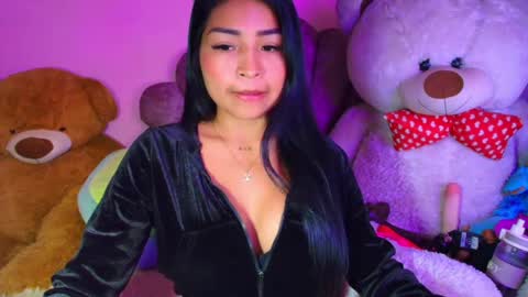 Nicole online show from June 2026 02:23:01 PM