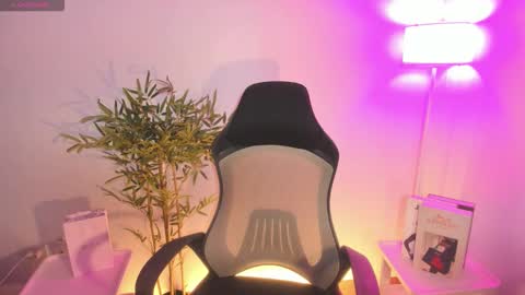 Pocket Princess online show from September 2025 04:56:01 PM