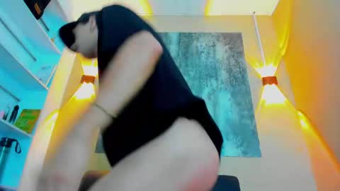 poderoso_samael online show from April 2026 03:46:02 AM