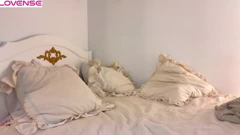 Rose online show from December 2025 02:33:01 PM