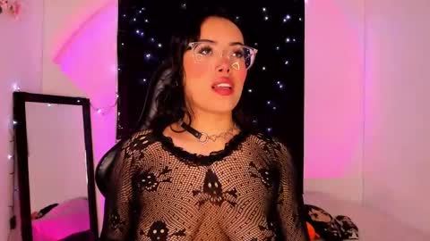 Willow                      Hours 12pm to 630pm Colombian time FRIDAY AND SUNDAY FREE DAYS online show from January 2025 05:39:01 PM