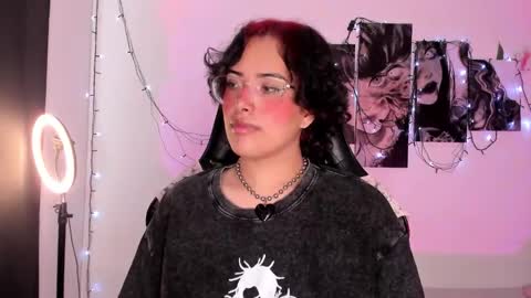 Willow                      Hours 12pm to 630pm Colombian time FRIDAY AND SUNDAY FREE DAYS online show from September 2025 04:06:01 PM