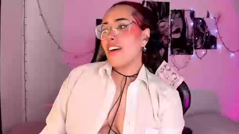 Willow                      Hours 12pm to 630pm Colombian time FRIDAY AND SUNDAY FREE DAYS online show from September 2025 06:31:01 PM