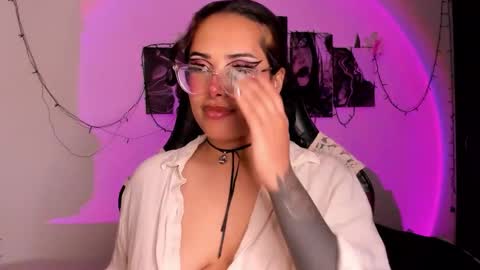 Willow                      Hours 12pm to 630pm Colombian time FRIDAY AND SUNDAY FREE DAYS online show from November 2025 05:36:02 PM