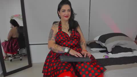 poisson_ivy_ online show from February 2025 05:05:01 AM