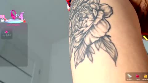 Karolina online show from October 2025 09:33:01 AM