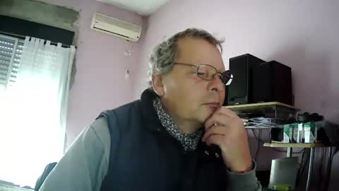 Snapshot of pol22010 chatting on July 2026 04:42:02 PM Polako online show from July 2026 04:42:02 PM