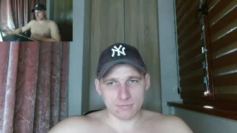 Poliglotjoe2 online show from April 2026 03:06:01 PM