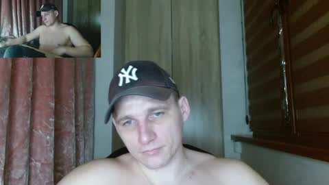 Poliglotjoe2 online show from April 2026 06:33:02 PM