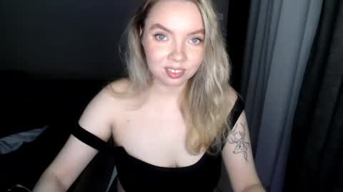 Snapshot of polinajones chatting on March 2025 04:24:02 PM PolinaJones online show from March 2025 04:24:02 PM