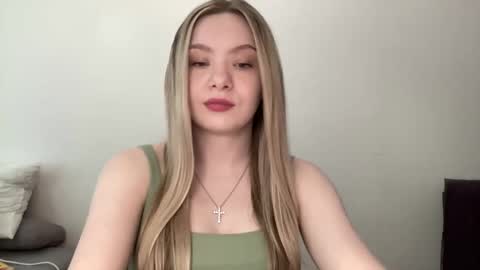 polishangel222 online show from June 2026 01:02:02 PM