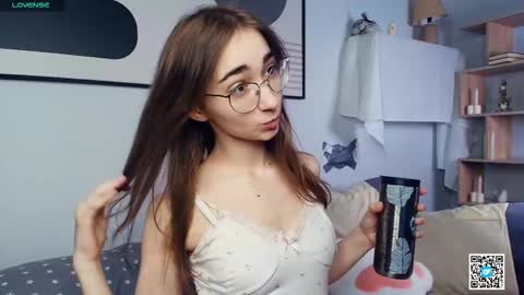 Polly online show from October 2025 07:25:01 AM