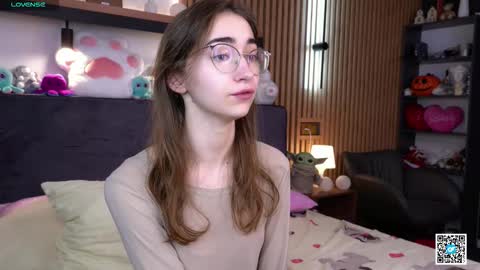 Polly online show from November 2025 07:24:02 AM