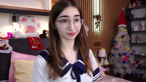 Polly online show from December 2025 07:36:02 AM