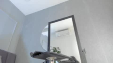 Snapshot of pollybabe_ chatting on September 2025 10:42:01 AM POLLY online show from September 2025 10:42:01 AM