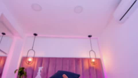 POLLY online show from April 2026 10:21:02 AM