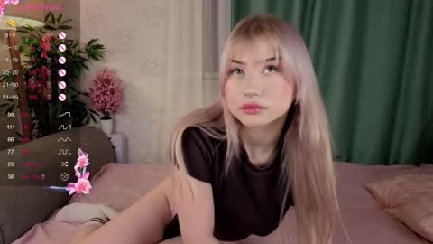 Anna online show from October 2025 04:37:01 PM