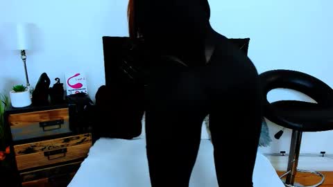 Polly online show from March 2026 01:05:02 AM