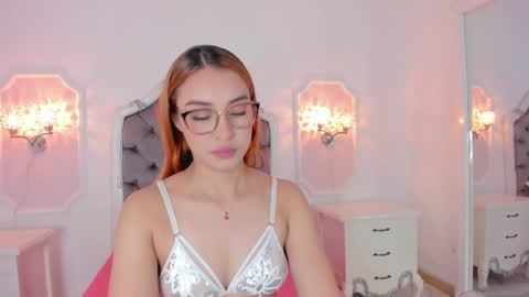 Snapshot of pollygrey_ chatting on March 2025 03:44:01 AM Carolina online show from March 2025 03:44:01 AM