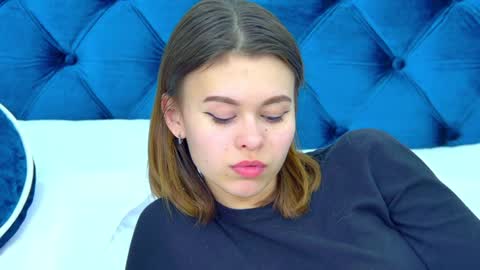 Polly online show from December 2024 05:20:01 AM