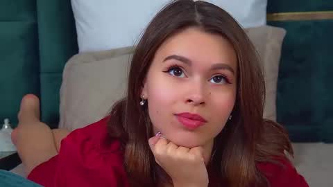 Polly online show from November 2025 07:09:01 AM