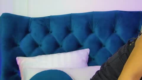 Polly online show from February 2026 06:22:01 AM