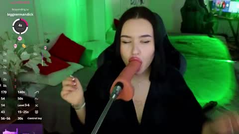 Snapshot of pollyshmidt chatting on February 2025 02:29:02 PM pollyshmidt online show from February 2025 02:29:02 PM