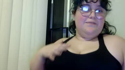 Snapshot of poodlemischief99 chatting on November 2025 02:32:01 AM poodlemischief99 online show from November 2025 02:32:01 AM